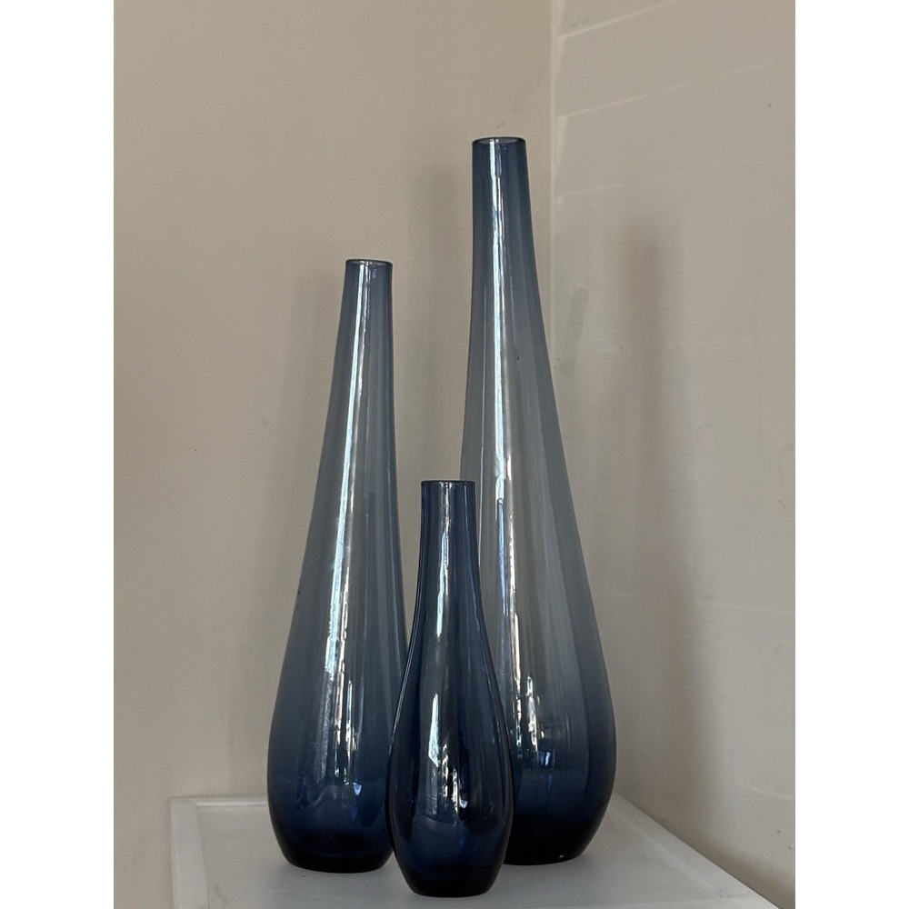 Set Of 3 Blue Glass Bud Vases. 3 Different Sizes